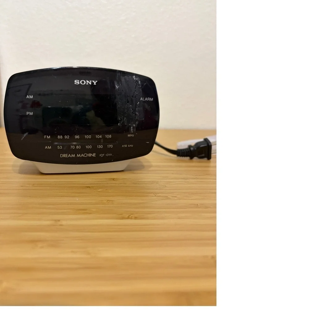 Sony‎ Dream Machine ICF-C111 AM FM Alarm Radio Green LED White Vintage WORKS
